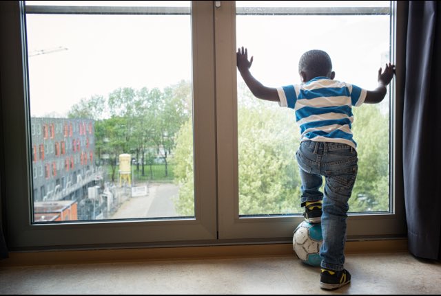 Wat als de spanningen thuis oplopen? Hier vind je wat je kunt doen en waar je terecht kunt voor advies 👉 #veiligthuis #corona ikvermoedhuiselijkgeweld.nl/documenten/pub…