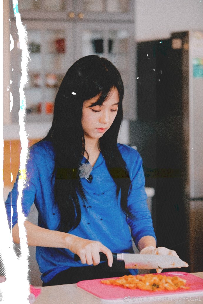 pastavocado's tweet photo. SUNSHINE 

A chaesoo au where in Saev, a chef and owns a restaurant. Saev life is simple and peaceful but one day, she'll met a girl that'll make her life miserable and that's Zoe, her costumer. https://t.co/1RKn2bEAjW