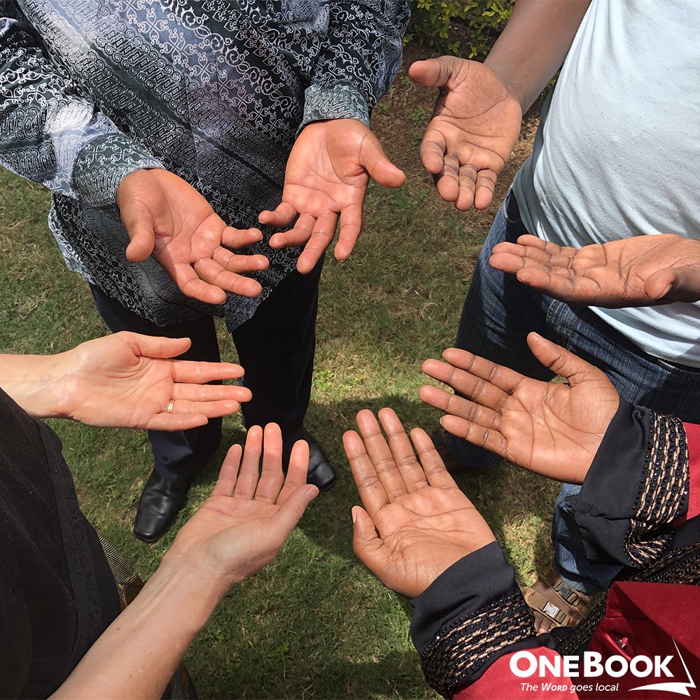 OneBookCA's tweet photo. Join us today for a Day of Prayer as we lift up those at home and abroad together as a OneBook family. Our staff will be hosting prayer sessions throughout the day, sharing prayer requests and praise reports. We would be delighted to pray with you: https://t.co/6T42h8lyMI. https://t.co/rUlpo3sv04