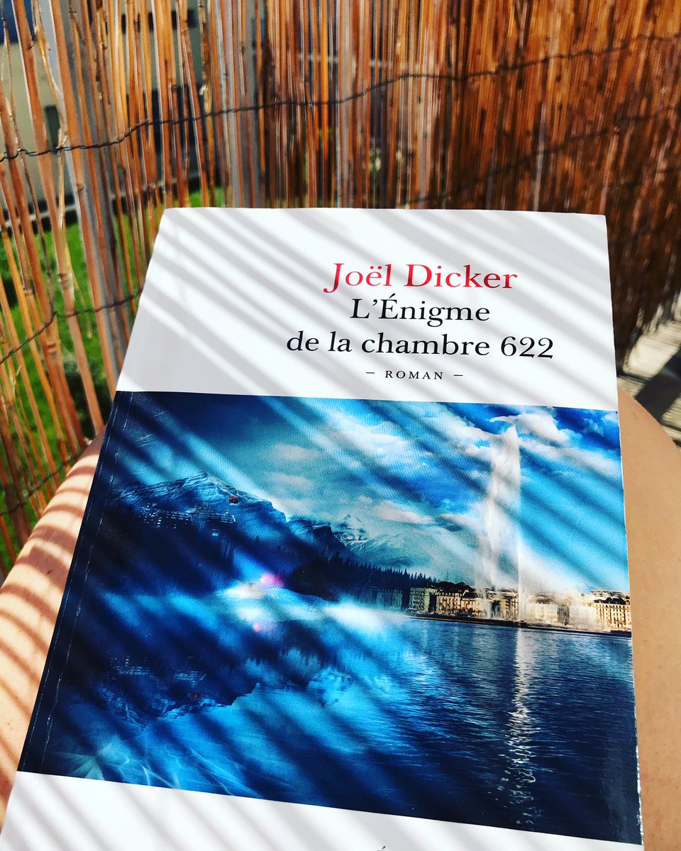 Gaellebouvier's tweet photo. 1st livre de confinement terminé. Un très bon roman façon cluedo, j’ai été suspendue jusqu’au bout. 👏🙏🏼 @JoelDicker #EditionsDeFallois https://t.co/s3dY7Sz0Sq