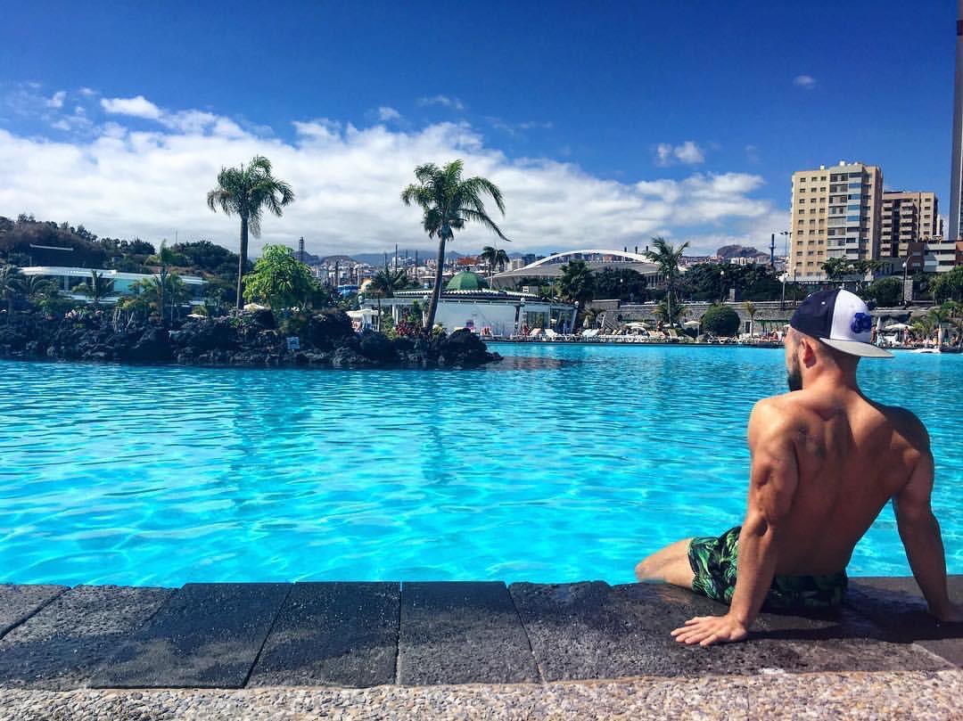 tombrandonmusic's tweet photo. Is this thing over yet? I’ve spent at least an hour on sky scanner &amp; Airbnb per day for the last fortnight... #itchyfeet #wanderlust #tenerife #parquemaritimo #canaries https://t.co/VU63IZXDbP