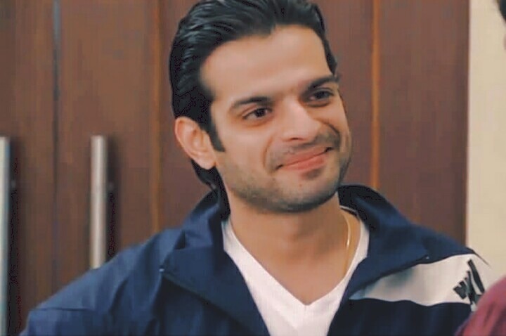 Mmansiggarg1's tweet photo. #SWAGHAIBOSS 🔥💯
MISSING THESE
#EXPRESSIVEEYES 👀
This #WORLDSBESTSMILE
#NAUGHTIESTSMILE 
#KP 💛😍
#KaranPatel as #Raman 
#BhuliBisriYaadein
#YHM 
.
.
.
#MrSexyPatel
#Styleicon
#DimpleKing
#MostTalentedActor 
#Starperformer 
#Superstar 
#Kkk10 #KaranPatelinKKK10 
@TheKaranPatel https://t.co/KC5DQAsInz