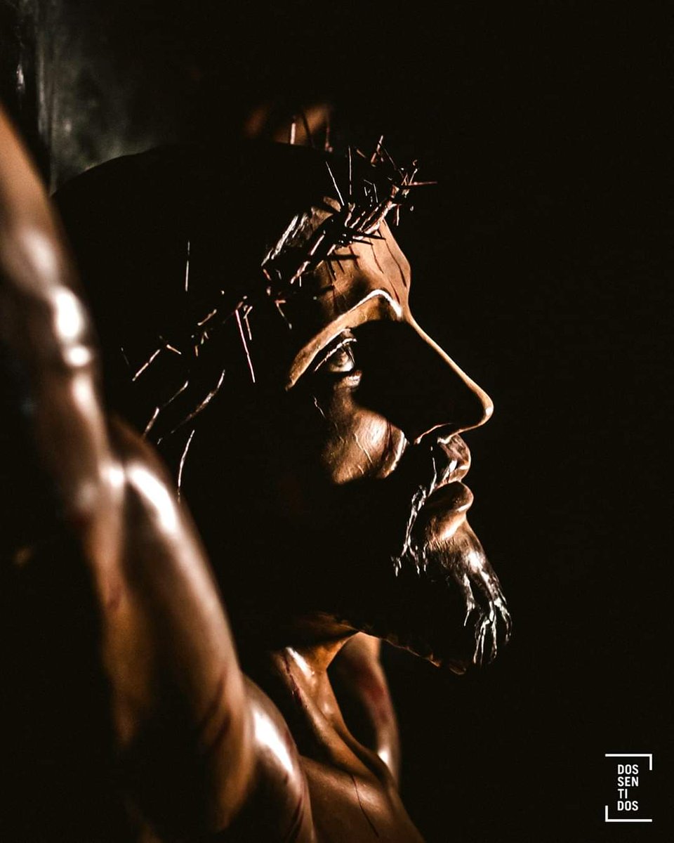 AlbitaOC's tweet photo. Hoy Jueves Santo y habría llegado tú Madrugá. https://t.co/PziLgUezml