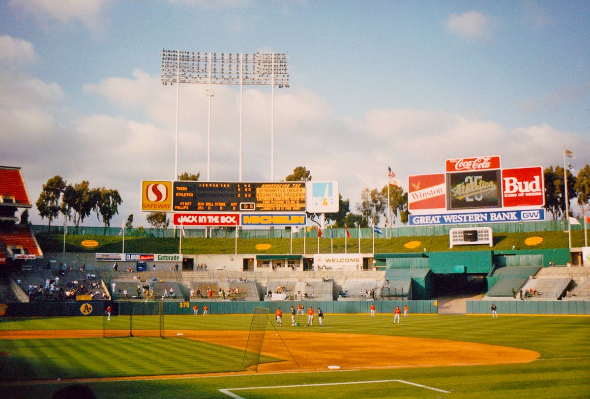 ToddRadom's tweet image. Pandemic stadium photo dump for today—my May 6, 1992 visit to the Oakland Coliseum. No Mount Davis, yet, Tigers and Athletics, a beautiful spring night in the East Bay.