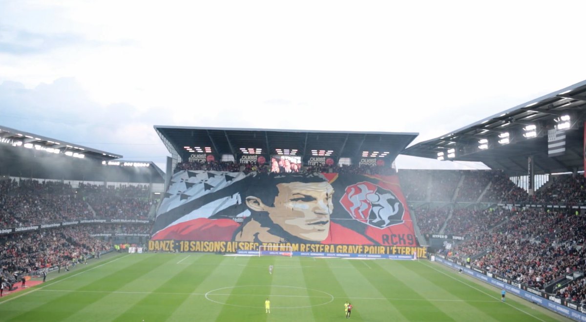 PenvenC's tweet image. Le documentaire "Romain Danzé, une ville, un club, une vie" repasse aujourd'hui sur grand écran et donc sur la chaîne @TVR35 à 18h, 19h, 20h et 22h. Mais d'ores et déjà dispo en replay sur le site internet : bit.ly/3e9WWwE @Ladanze29 @staderennais