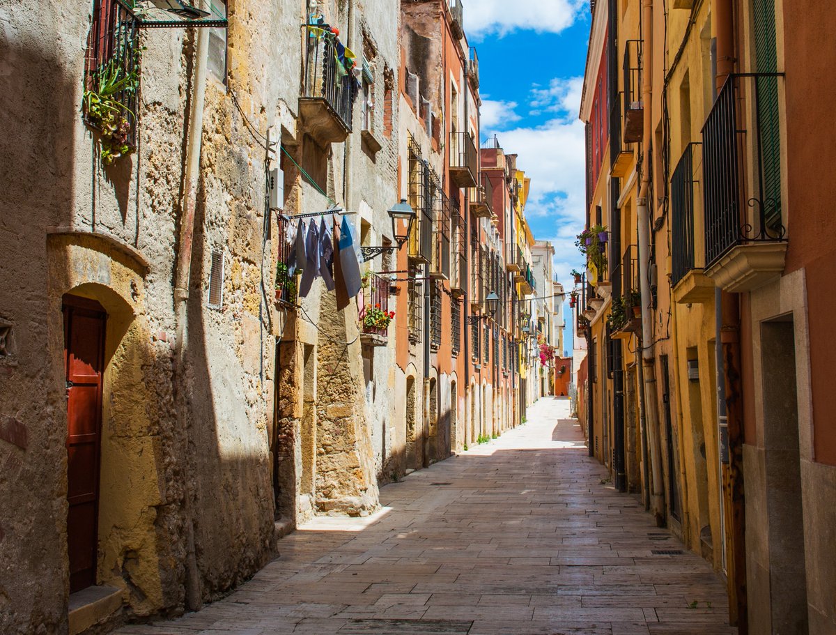 Rships_Project's tweet photo. Streets may be quieter, but communities everywhere are responding to #COVID19 in remarkable ways. Where have you seen this in action? And how can it help us build a stronger future society? We'd love your input into the #RelationshipsProject observatory: https://t.co/nY39SPzUCJ https://t.co/CmOwI3P3mu
