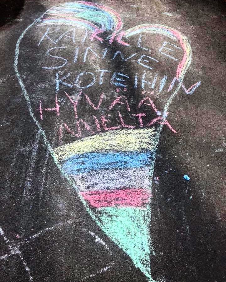 Hyvää pääsiäislomaa kaikille tilulaisille ja Tilu-mielisille! 🐣☀️🌱🐇🐥 Huolehtikaa itsestänne ja lähimmäisistänne! ❤️ (Kuva: Helmi Huczkowski) #StayHome #pysykotona #pääsiäinen #etäopetus #lähiloma #tikkurilanlukio