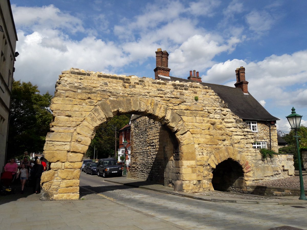 Not long after I first moved to Lincolnshire, and on my very first visit to the county capital, Lincoln. I made a beeline for the Newport Arch. I had prior to this, only ever seen it in photos, and usually black & white ones in books on Roman history.