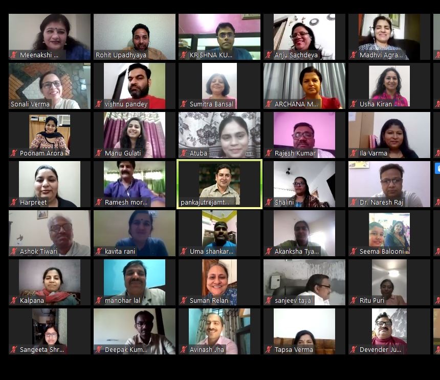 PoonamArora70's tweet photo. #LetsTalkEducation
Is it possible that we can change our democratic classroom into sociocratic one? An engaging discussion was carried out in 16th #zoom_us session by our fellow Mentor @Krishna_Cie
#DemocraticClassroom
Thanks to
@IamCJha @SonaliVermaMT
for effective moderation https://t.co/frebAUQN0w
