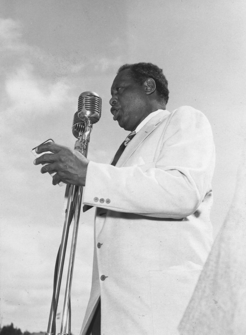 TheSuperAmanda's tweet photo. HAPPY BIRTHDAY PAUL ROBESON!! #paulrobeson #robeson #paulrobesonhouse #sommerville #rutgersuniversity #allamerican #waltercamp #paulrobesonlibrary #columbialawschool #emperorjones #eugeneoneill #shakespeare #othello #showboat #oscarmicheaux #proudvalley #wales #balladforamericans https://t.co/quw6QhByWN