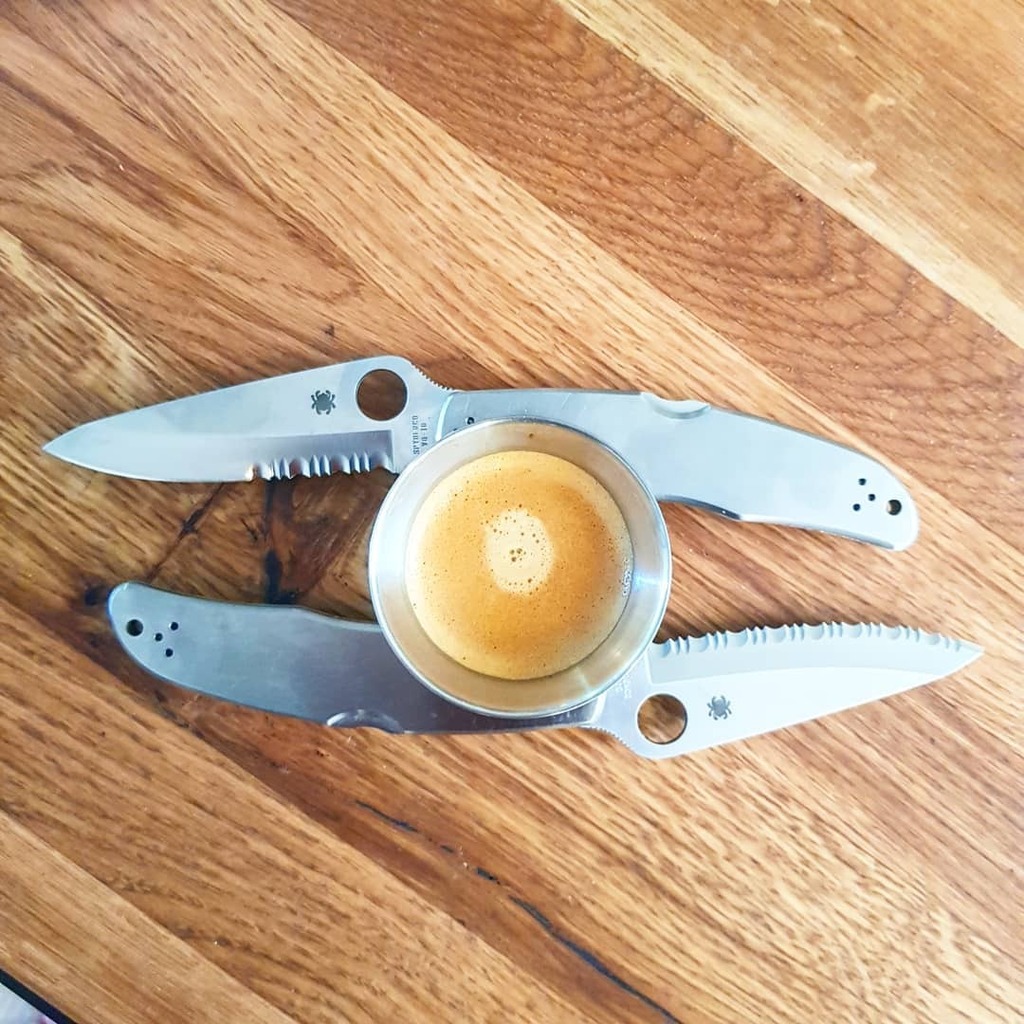 widhalmt's tweet photo. #knivesandcoffee 
@spyderco_inc #endura4

#iloveserrations #spyderedge #edc #edccarry #stayathome https://t.co/5dVI7pKBtZ https://t.co/UOfD1qdCu3