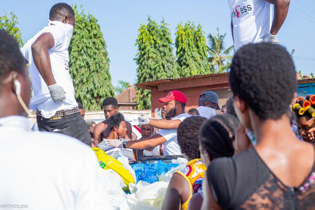 Sarkodie donates to the people of Tema amid lockdown 