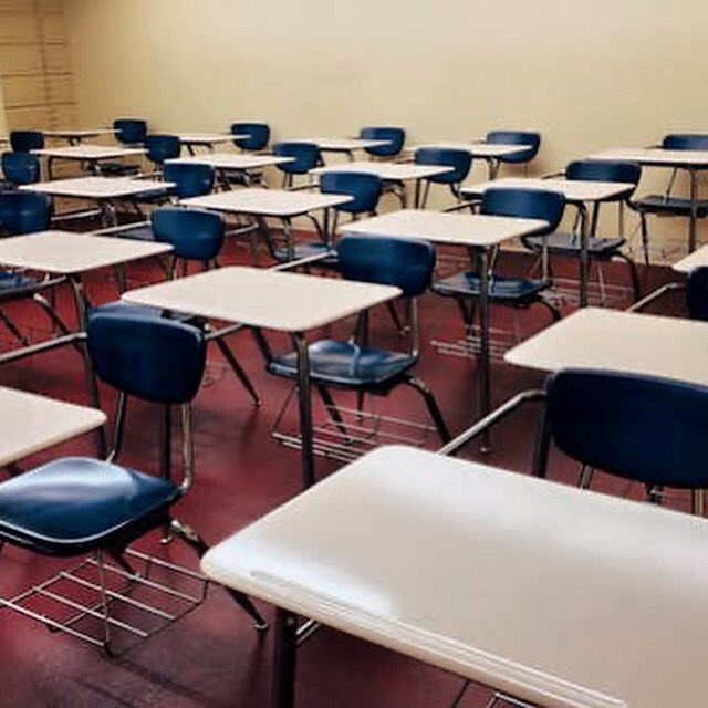 MyPrivateTutor1's tweet photo. The #government has announced that #schools won’t open after the Easter holidays. What’s your #homeschooling plan? Download our FREE blueprint here https://t.co/R0pxpOeR38 #schoolclosure #onlinelearning #onlinetuition #elearning #oxbridgetutors #royaltutor https://t.co/GHRji8HQms
