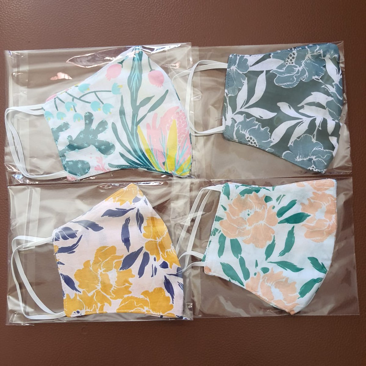 bogalbogel's tweet photo. Buat temen temen yang lagi cari masker saya sedang jualan masker 2 lapis dengan bahan lembut dan pas untuk mulut dan hidung.
Tersedia dengan  berbagai motif yang terpilih, jadi ndak pasaran.

Harga masker 10rban https://t.co/BF0pWEL4GC