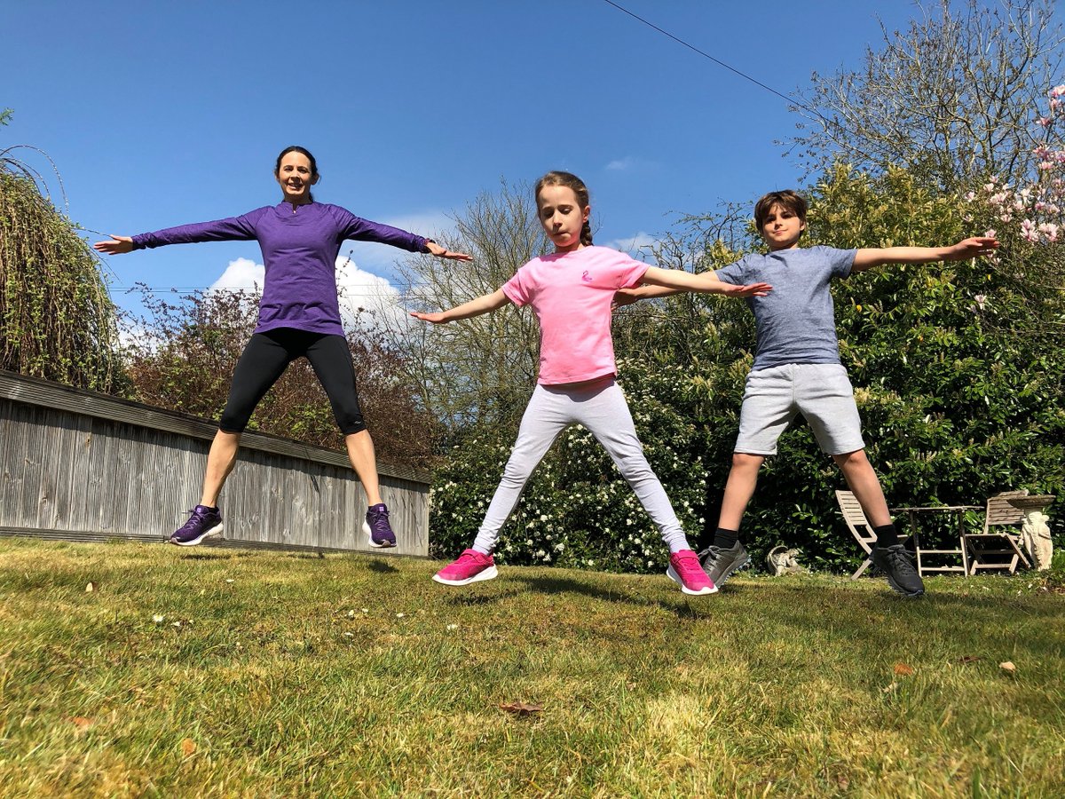 WorkOutUK's tweet image. MBE, Jo Pavey, is warming up to take free &apos;Fit For Sport&apos; family Easter Activity Challenge this bank holiday weekend. And you can too! To take part, simply register at activitychallenge.co.uk
Record your results and tag #ActivityChallenge when posting your videos and photo&apos;s.👍