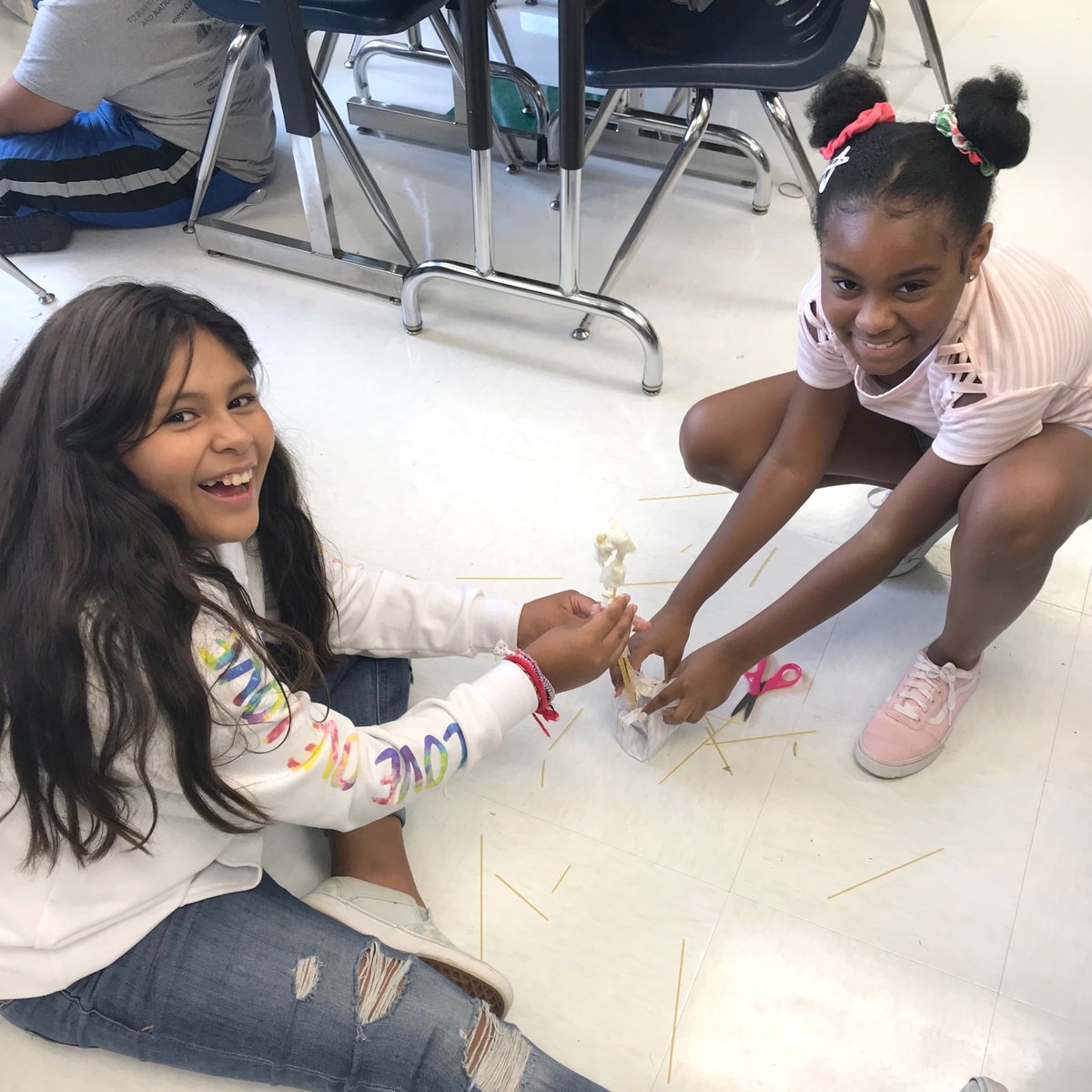 NatChildrens's tweet image. Excitement is building! Thanks to KC Baugh O'Brien, Jessica Deahl, and @FairhillES for sharing creations inspired by last week's challenge. Don't forget to tag us with your #STEAMwork design + build projects! #dreamerspotlight #nationalchildrensmuseum #STEAMworkmakesthedreamwork