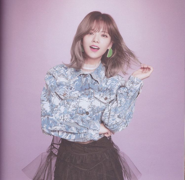 jeongyeon as “barbie and the three musketeers” corinne