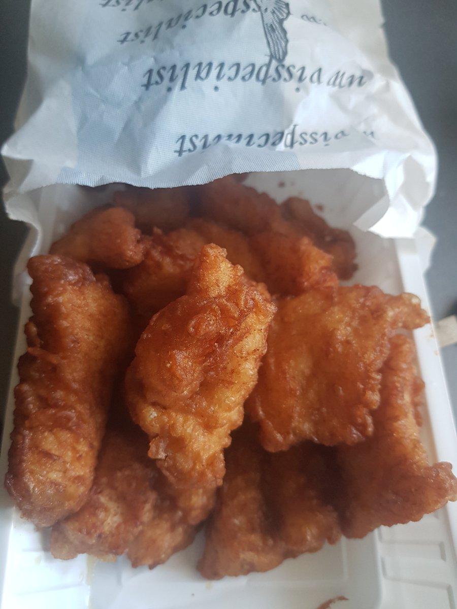 joris1971's tweet photo. Ik help de ondernemers in mijn buurt #Oud-Charlois. #FishCorner aan de Wolphaertsbocht. @charlois_rdam @NPRZ010 @onl https://t.co/TBXIzzlSYS