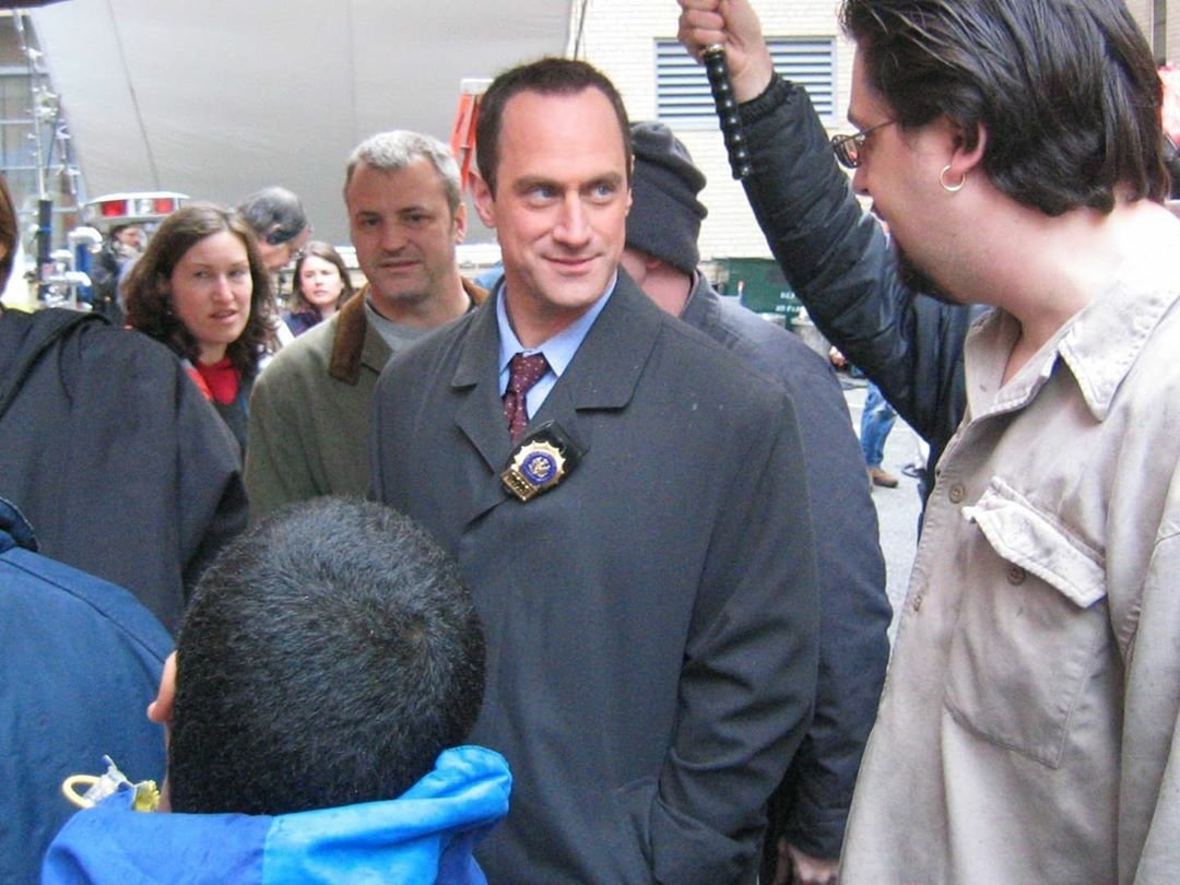 MariskaMission's tweet photo. #TBT to when @Mariska and @Chris_Meloni welcomed children from #GenerationXcel on location in the East Village.
๐ท: @NYCthrive https://t.co/Y3XzxUoUiE
#KindnessBeatsTheVirus https://t.co/hU8jpWGzDW