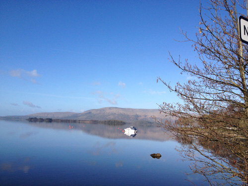 Please Do Not visit Loch lomond this #Easter #bankholiday Keeping our communities safe. Stay Home, stay safe and have a happy Easter. #Nationalparks #Scotland