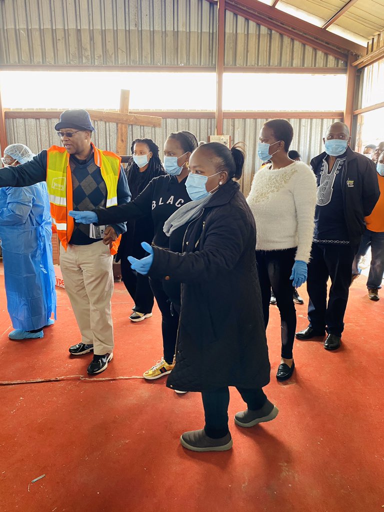 Loyiso_Masuku's tweet image. Our last community visit was in Mangolongolo Informal Settlement in Denver, where MMC for Health and Social Development Cllr @MMCEuniceMgcina and I did an inspection of the testing site located in their community #Day14ofLockdown #BeatingCorona #lockdown