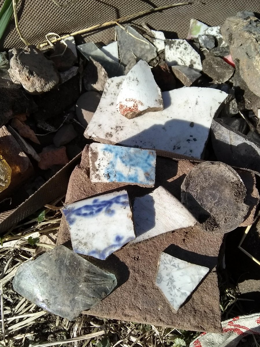 jmirandolam's tweet photo. Gardening in #Abany turns up some old shit!
(*note that I'm in no way an archeologist and I do not advocate digging up culturally sensitive items. This is from the top 6" of an area that's been a community garden for years, so already heavily disturbed and ok to dig in) https://t.co/hjT1Au4Tfa