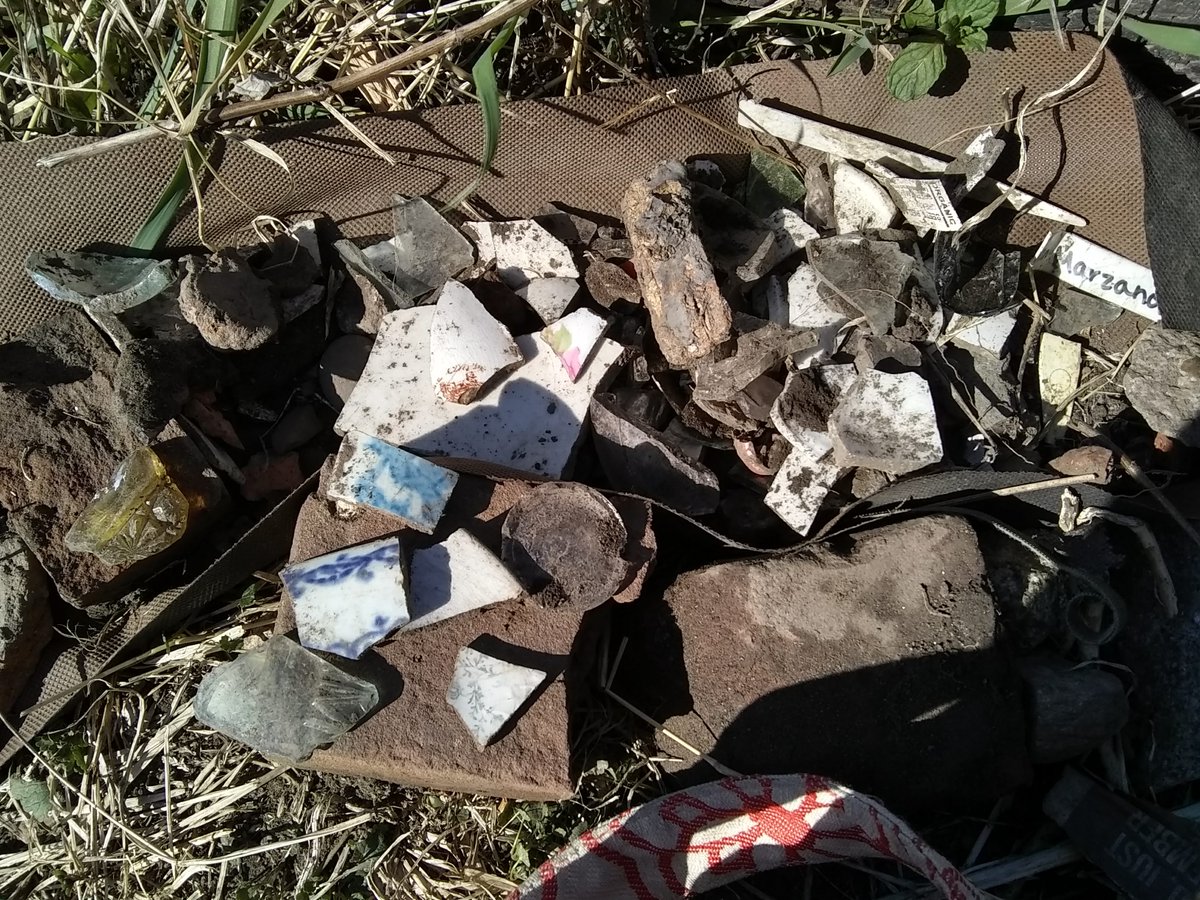 jmirandolam's tweet photo. Gardening in #Abany turns up some old shit!
(*note that I'm in no way an archeologist and I do not advocate digging up culturally sensitive items. This is from the top 6" of an area that's been a community garden for years, so already heavily disturbed and ok to dig in) https://t.co/hjT1Au4Tfa