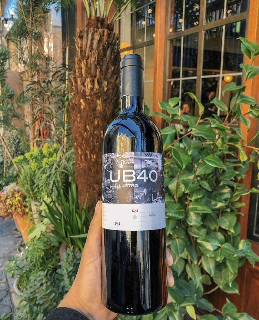 EminentLifeLtd's tweet photo. Soaking in the sun with a bottle of #ub40redredwine
.
.
.
Available from https://t.co/3XZTkDYbig
.
.
.
@ub40 @jjjacober 
#eminentlife #ub40 #instawine #reggaemusic #redwine #instaluxury #instaluxe #instaluxurylifestyle #wineoclock https://t.co/dMkRo06nQG