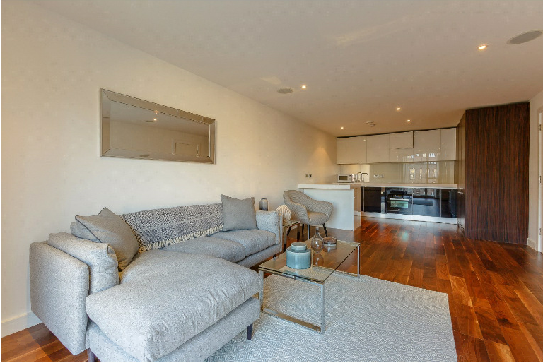 StruttsChelsea's tweet image. Pssssttt..... we have Virtual Tours - click on the link below to view what could be your next home: my.matterport.com/show/?m=irKDW2…

A gorgeous 1 bed, 1 bath apartment to rent. tinyurl.com/yx77nfqf
#apartment #easter #virtualtour #Chelseasw3