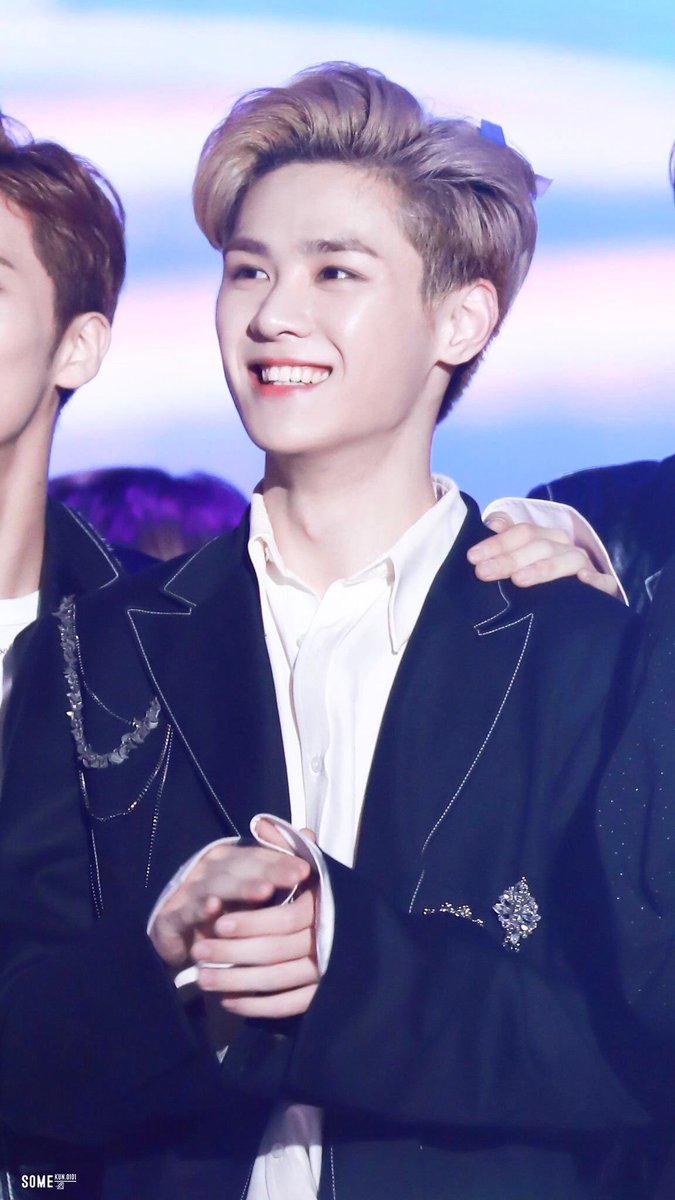 Thread of kun (Qian kun/钱锟) smiling because: