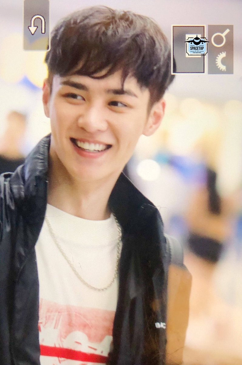 Thread of kun (Qian kun/钱锟) smiling because:
