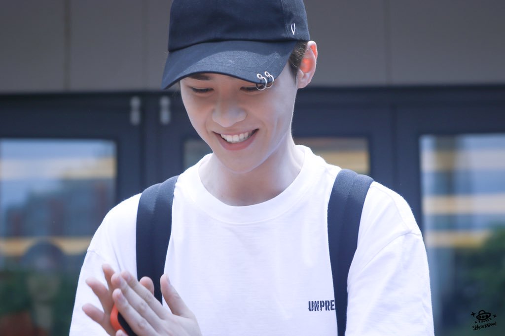 Thread of kun (Qian kun/钱锟) smiling because: