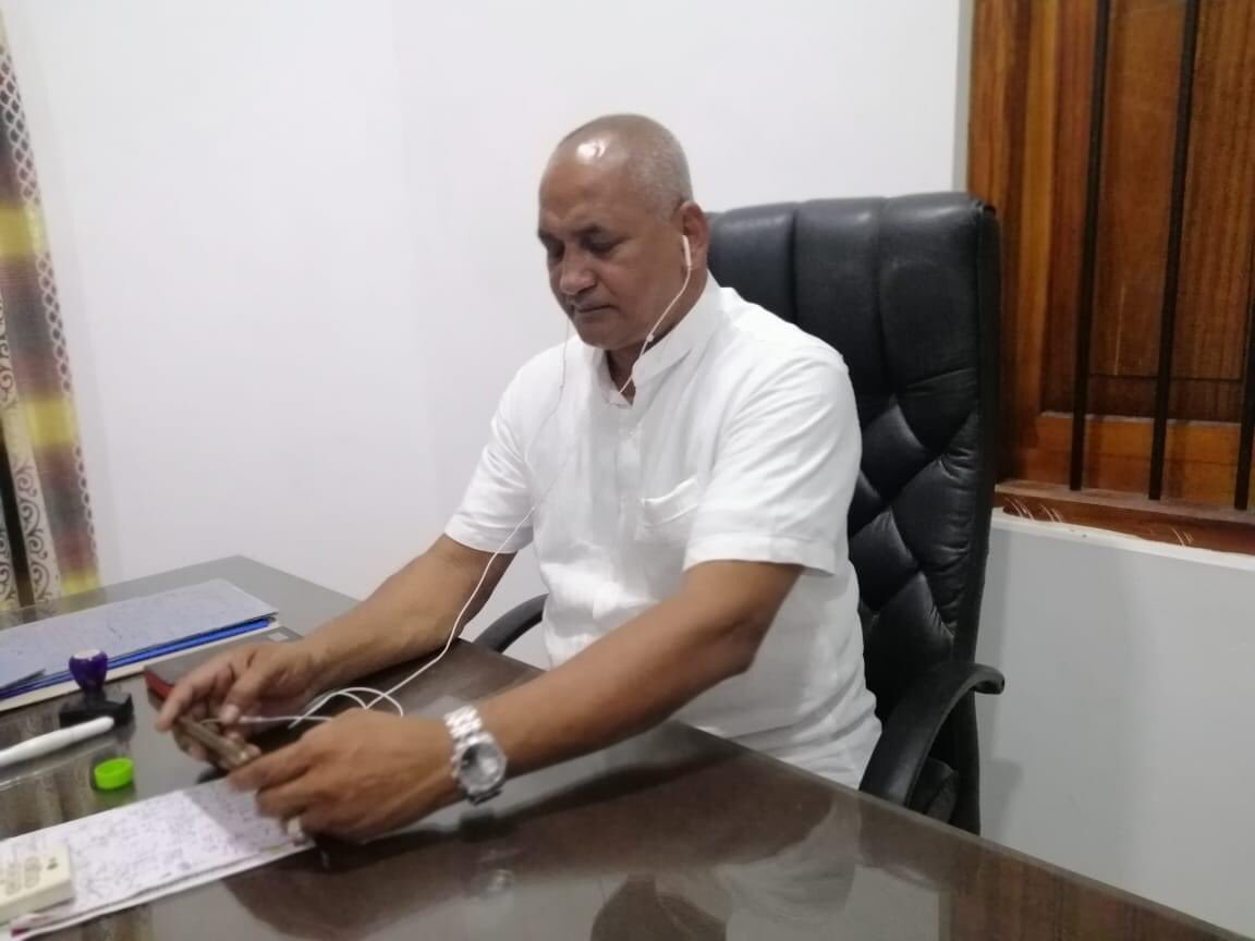 AlmNazeerMP's tweet photo. SLMC Leader @Rauff_Hakeem held virtual meetings with former MPs, former Provincial Council members and leaders of local government bodies in #Ampara to discuss local needs and the varied challenges faced by the communities related to #COVID19 and its disruption of normalcy. #lka https://t.co/Z821qKI3AD