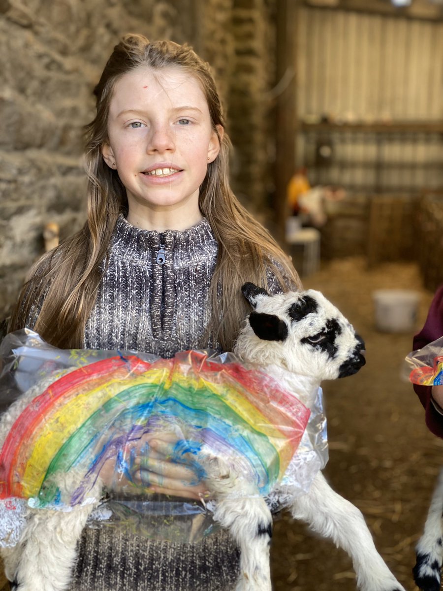Today’s artistic efforts,all done by the children are a big thank you to the people on the frontline tending the sick &amp; saving lives. To the key workers, drivers, shop workers, too many to mention &amp; to the people staying at home. THANK EWE !👏🏼🌈 
#ClapForOurCarers #ClapForTheNHS