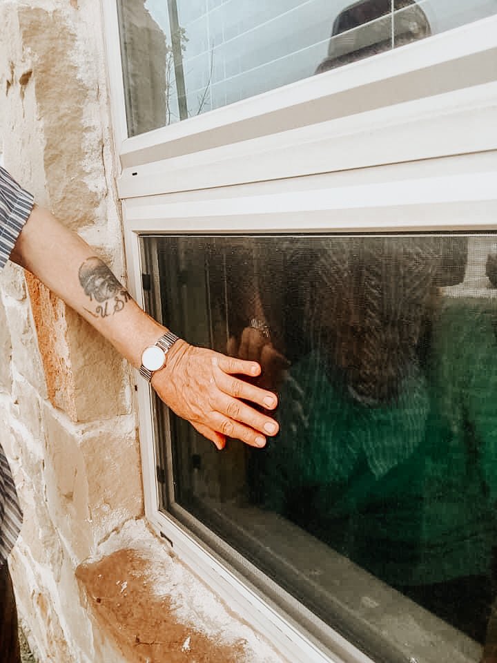 lynnsam_'s tweet photo. My grandma has been in a rehab recovery place since August after doctors found some masses in her that is making walking and supporting herself difficult. 49 years together, and her smile when see she’s him is still so magical 🥺 #nativeamericanlove #windowlove https://t.co/0yNuD4T6F4