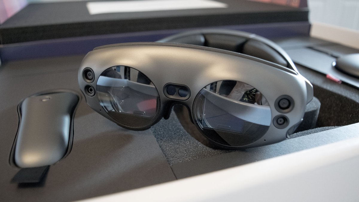 BitSpaceDevelop's tweet photo. We're seeing a lot of interest in mixed reality experiences so we've started working with @MagicLeap headsets. As they say in the UK, this is a very impressive piece of kit.
#augmentedreality #mixedreality #xr #ar #newtech #xrhardware https://t.co/4DLPsrZgTT
