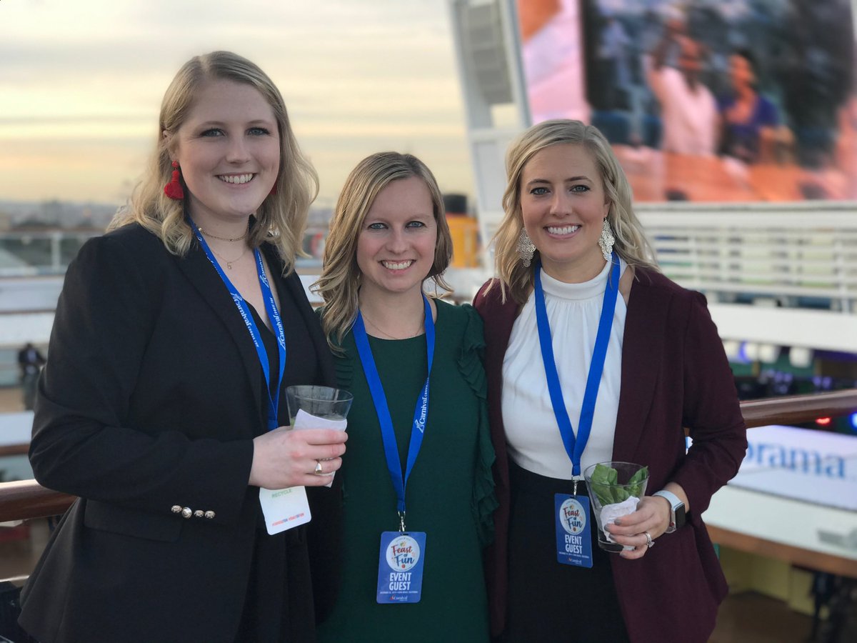 michellehantak's tweet photo. Extremely hard to narrow down my top #smsports moments to 4, but always up for a challenge from @AJGASmith! 

Next Up: @alyssa_randolph, @BlairASumner &amp; @GracieDuggan https://t.co/Hj2phgm7kb