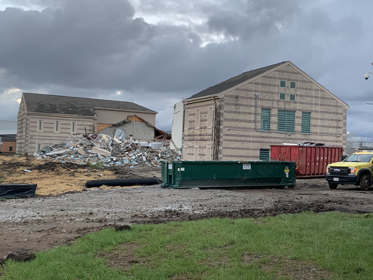 OHFacilities's tweet photo. Demoing an old youth living unit to make room for more green space for outdoor youth activities, renovating another old youth living unit to repurpose into an admin bldg, and adding on a new gym and a new operations center. With agency partner: @OhioDYS. @Elford_Inc @K2MDesigninc https://t.co/YfLPEbZtW3
