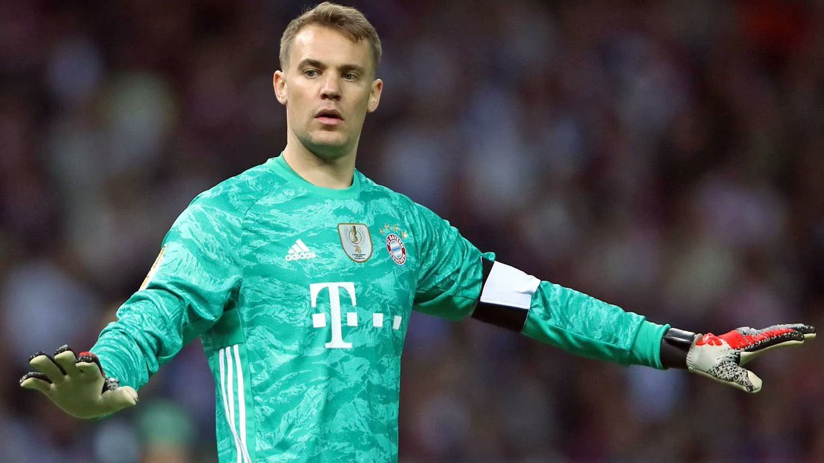 Neuer on the other hand might have lost a little bit of his luster after his injury, but at his prime he was on another level. He revolutionised the classic goalkeeping role with his “sweeper-keeper” style of play.