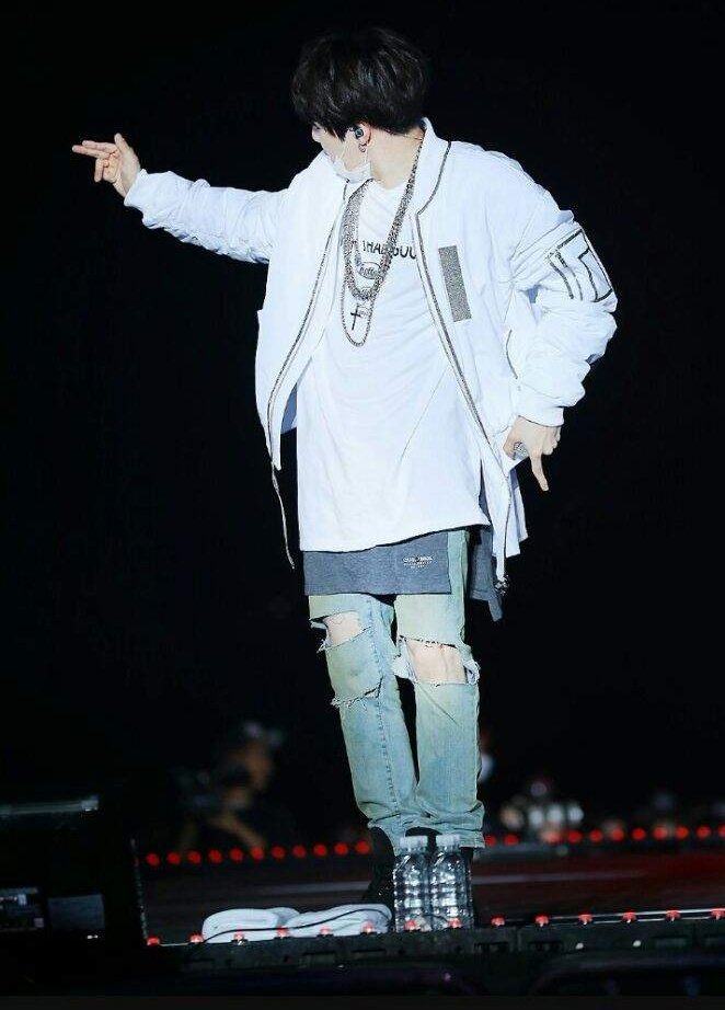 tony montana jimin & yoongi (yoonmin) stage cuz why not it& #39;s the damn superior; a short thread