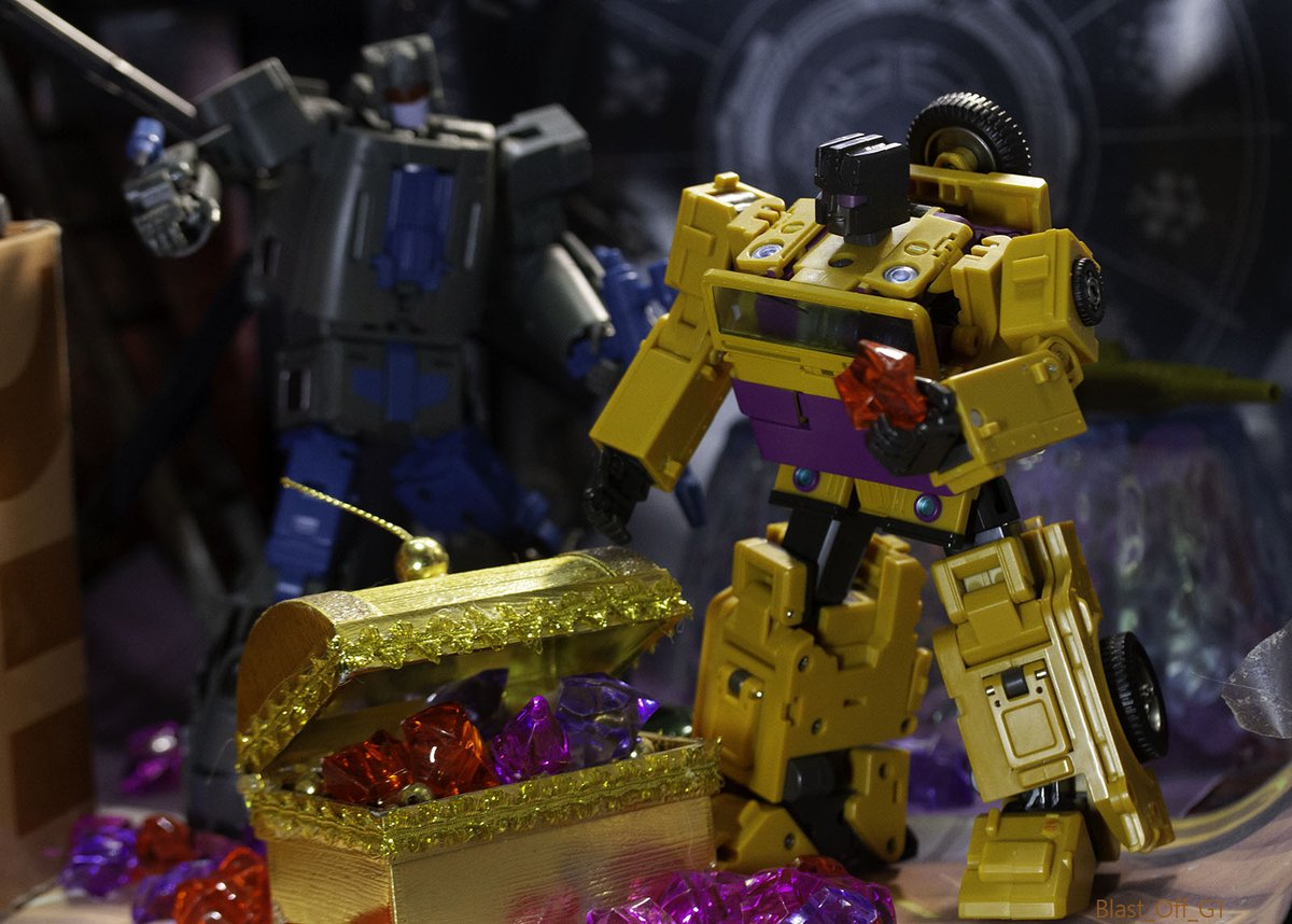 Blast_Off_G1's tweet photo. Took some photos last night with my #MMC #Assaultus not- #Combaticons: Looks like they found the energon crystal motherlode! https://t.co/PaPsR1bcqv