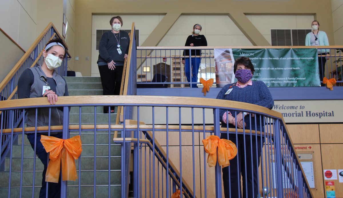 SpeareHospital's tweet image. Speare joins the Town of Plymouth in supporting the orange ribbon and light campaign and practiced good social distancing and masking techniques while decorating the hospital with orange ribbons.
#orangeribbons #COVID19 #nhhospital #plymouthnh #orange #socialdistancing #masks