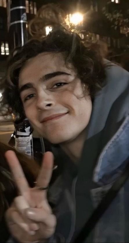 Harry Styles as Timothée Chalamet; a thread
