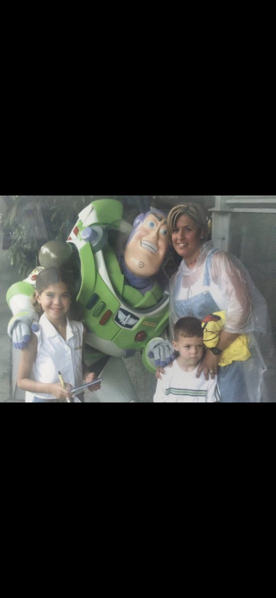 RCE_Music_Class's tweet photo. #ThrowbackThursday @RCE_SAiL First pic was the summer before 2nd (maybe 3rd?) grade, when we went to Disney for the first time. Second pic was me in 5th grade, the day my baby sister was born. 🤗 https://t.co/jLs3o6dvem