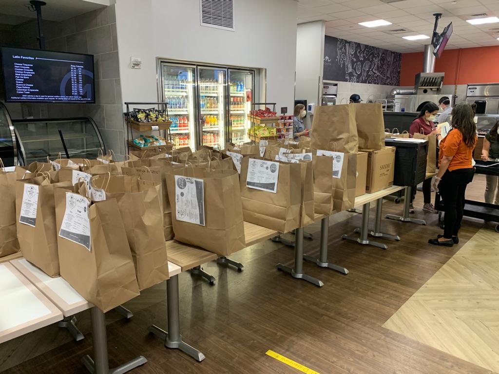 UMiamiHealth's tweet photo. Thank you to our community partners @Marlins for providing employees with delicious & nutritious meals served by @MorrisonHC as a way of thanking them for their incredible work during trying times. #MarlinsImpact #MarlinsFoundation #JuntosMiami #COVID19 #Grateful @CompassOneHC https://t.co/2a9lSN36yu