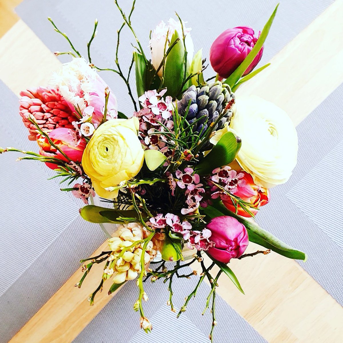 Frühlingsgefühle mal in Twitter streuen...
#fruehling #frühlingserwachen #frühlingsgrüsse #Sunny #HappyEaster #fromsherowithlove