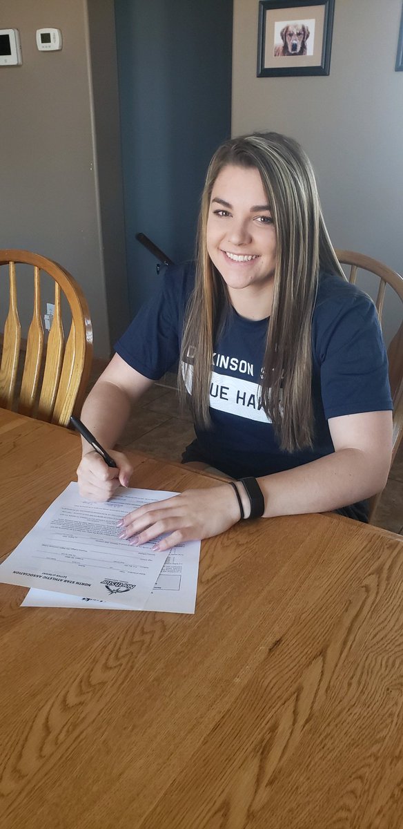 BlueHawkVB's tweet photo. Sydney Faller of Watford City, ND inks with Dickinson State. Both of Sydney’s parents competed at DSU in volleyball, football &amp; track. Welcome to the family Sydney! @dsubluehawks @dickinsonstate @DSUHeritageFond https://t.co/MsqtOroQxv