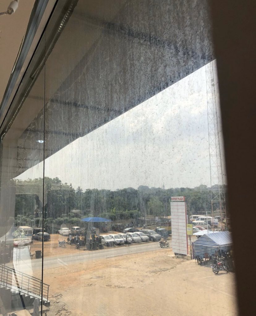 SarfCleaning's tweet photo. Before &amp; After #sarfglass #spotlesseverywhere #getintouch #aftermath #allevents #scs #livehappy #livemotivated #livehealthy #livegood https://t.co/od39SWK4u6
