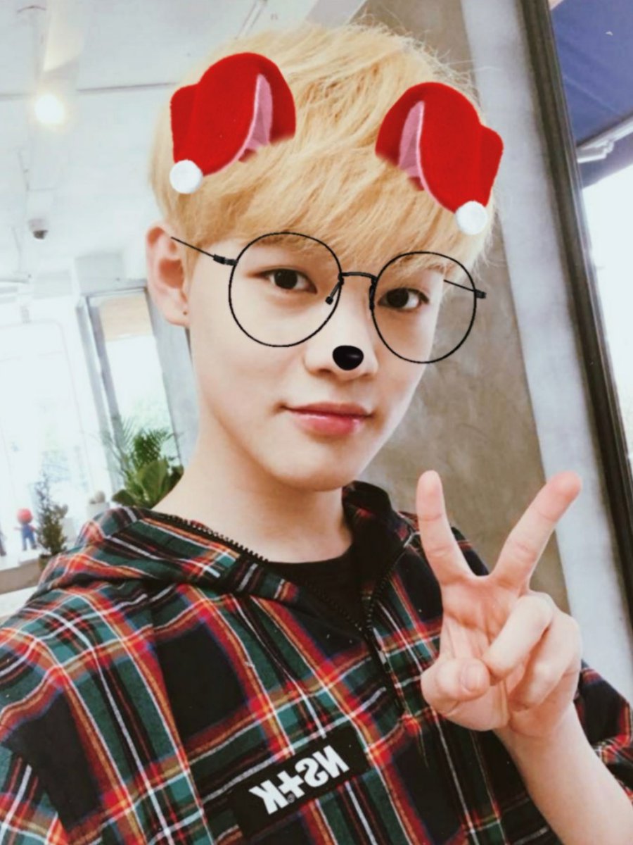reasonseungjin's tweet photo. esse é meu primeiro #NCTzenSelcaDay , ignorem minha cara feia e prestem atenção na beleza do lele😔💞♥️ https://t.co/vM8Vz784vT
