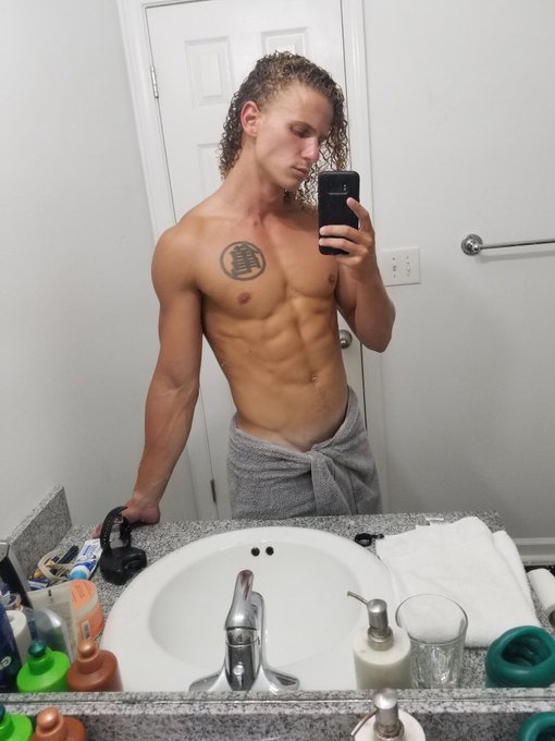 allow me to show off just a little 😏 https://t.co/a5c56oWZwf